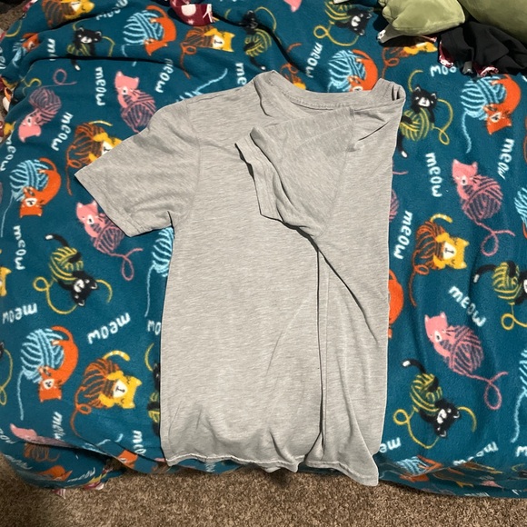 Men’s Gray Basic V-Neck - Picture 2 of 3